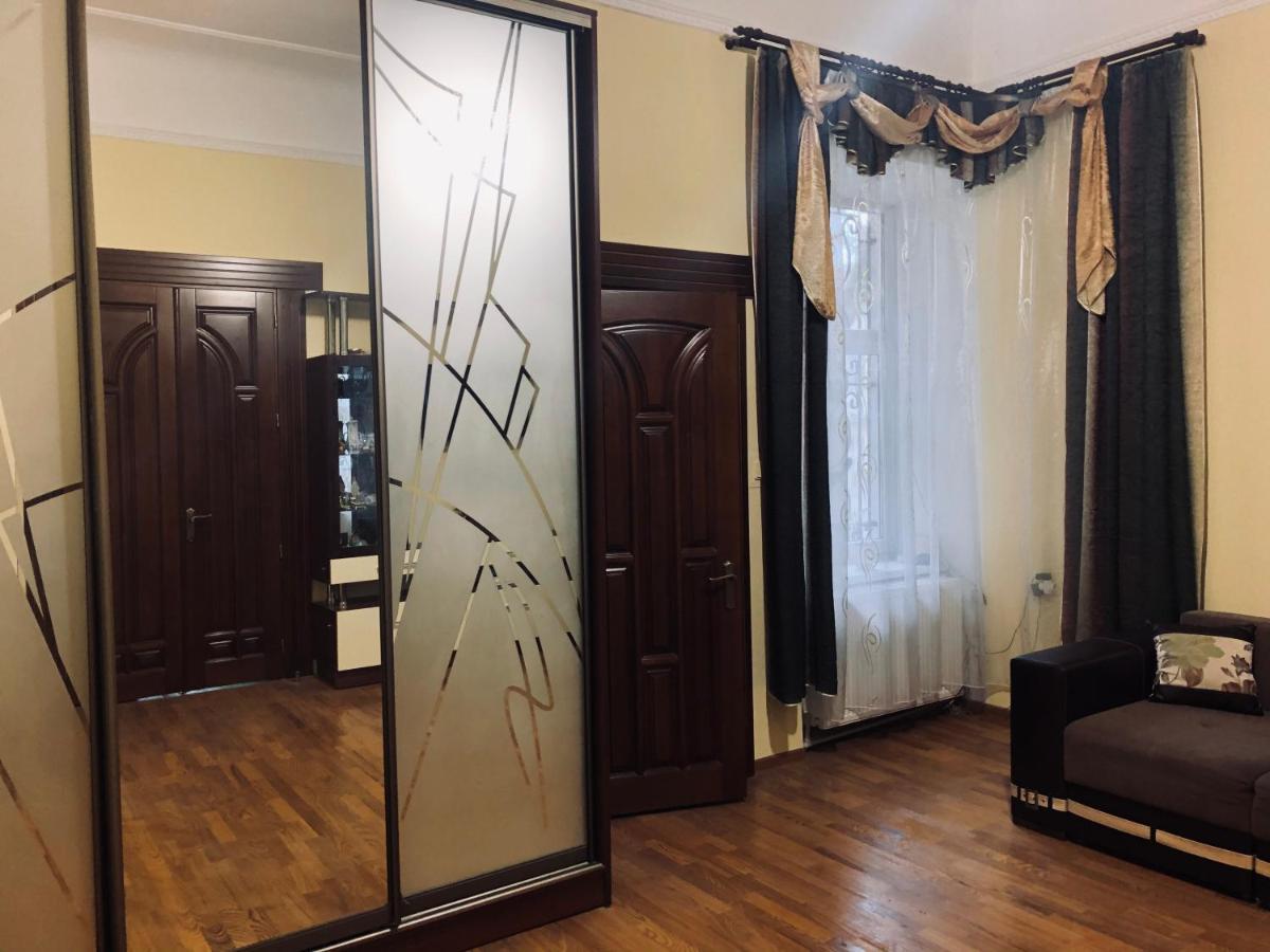 У Богдана إلفيف المظهر الخارجي الصورة